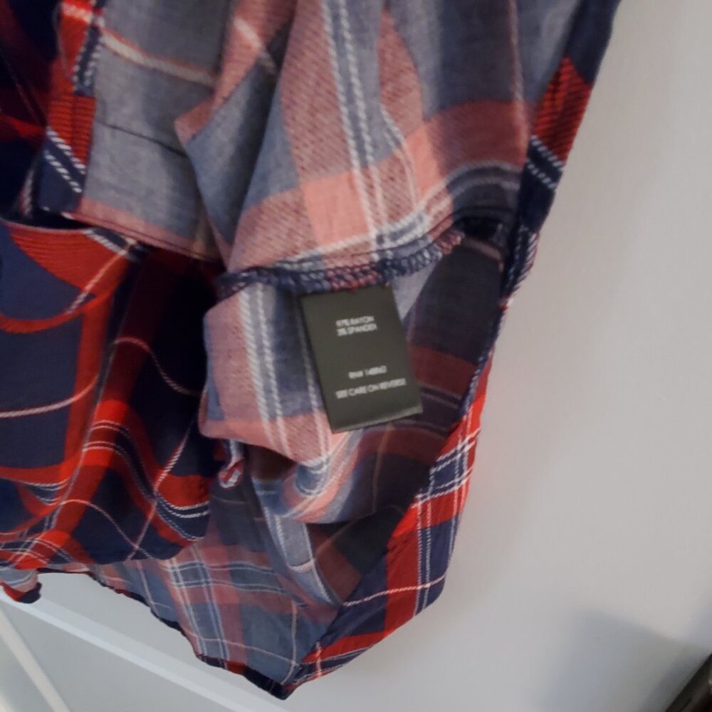 Women's Button Down Plaid Shirt - Picture 4 of 4